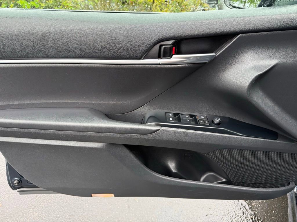 Used 2019 Toyota Camry SE image 15