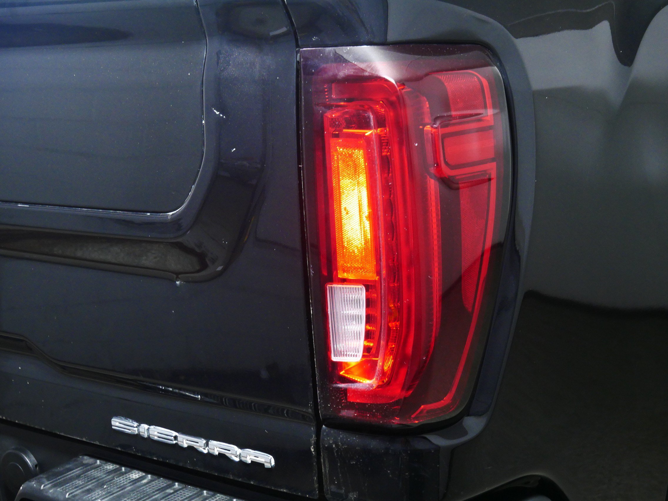 Certified 2021 GMC Sierra 3500 Denali w/ Denali Black Diamond Edition AWD/4WD image 17