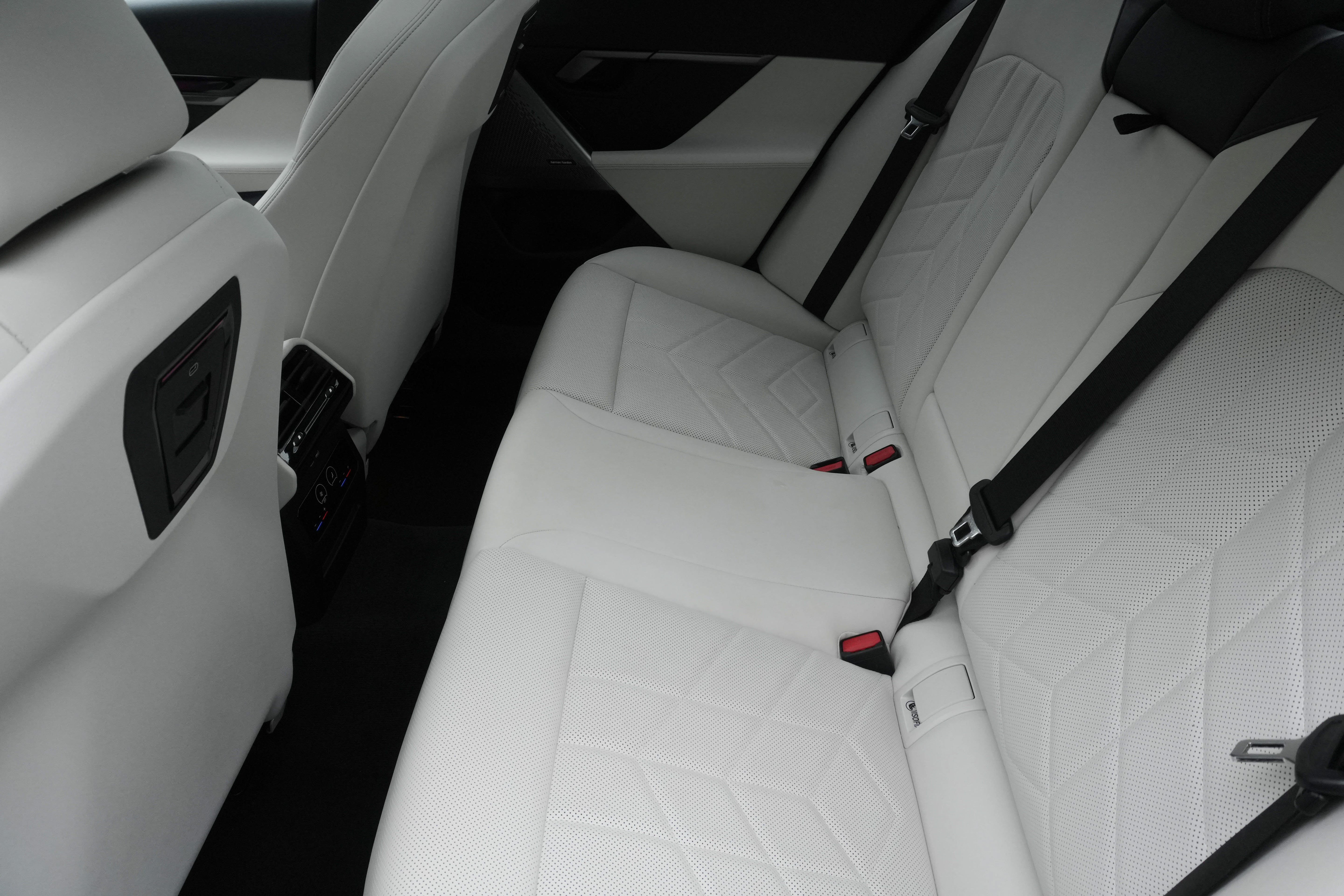 Certified 2026 BMW 540i xDrive AWD/4WD image 30