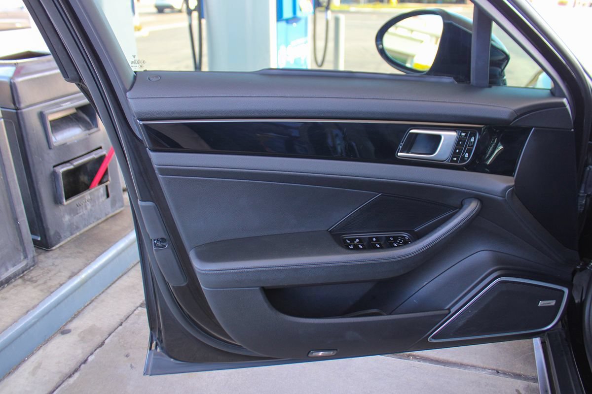 Used 2019 Porsche Panamera 4 AWD/4WD image 41