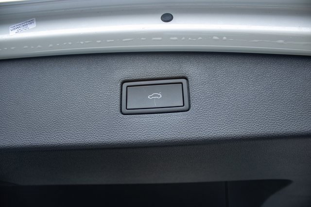 Used 2023 Volkswagen Tiguan SE image 25