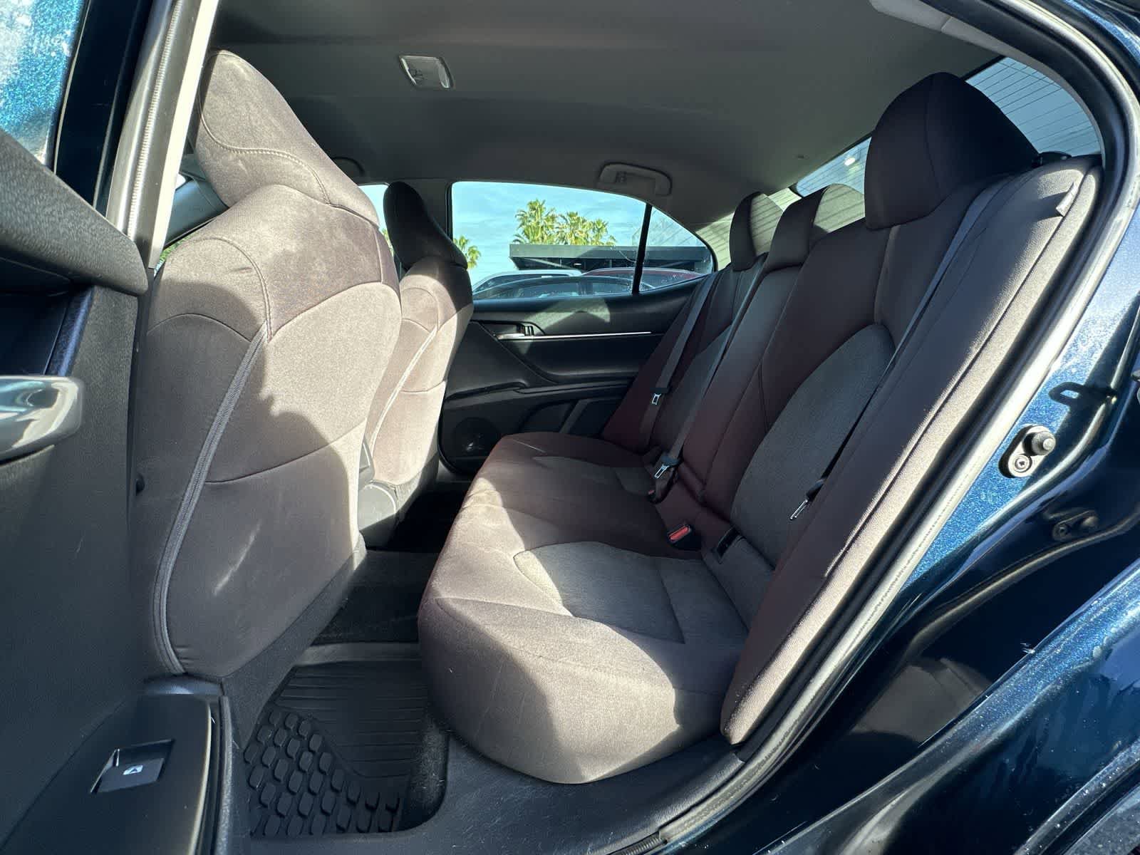 Used 2020 Toyota Camry LE FWD image 4