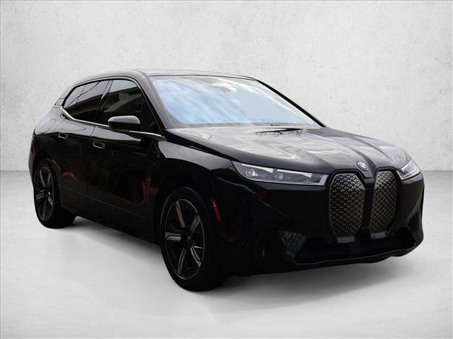 Used 2023 BMW iX xDrive50 w/ Sport Package AWD/4WD image 3