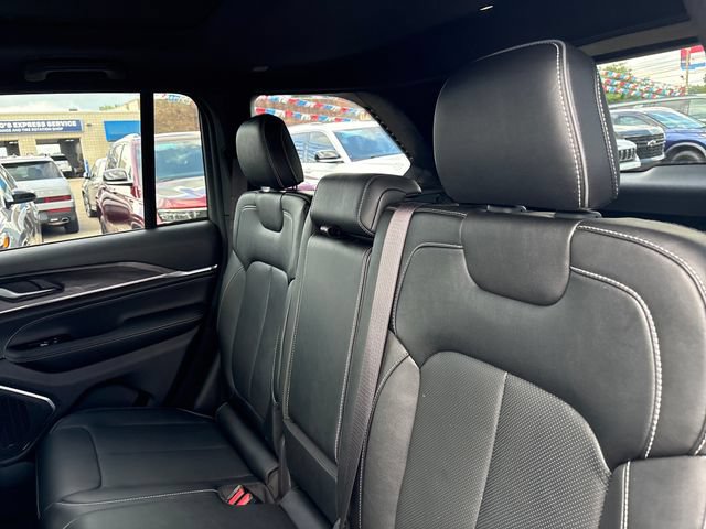 Used 2023 Jeep Grand Cherokee Overland AWD/4WD image 22