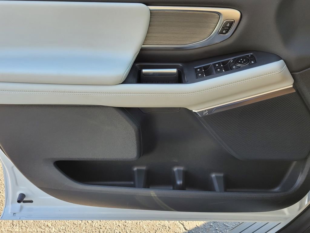 New 2025 Ford Expedition Platinum w/ Driver's Package AWD/4WD image 28