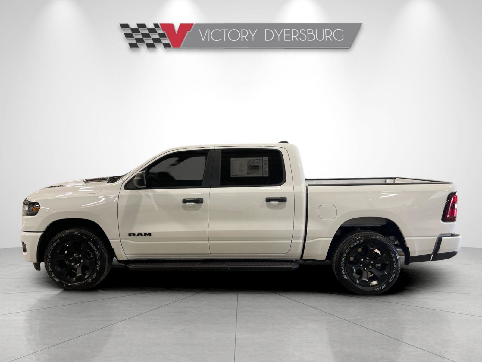 New 2026 RAM 1500 Express AWD/4WD image 7