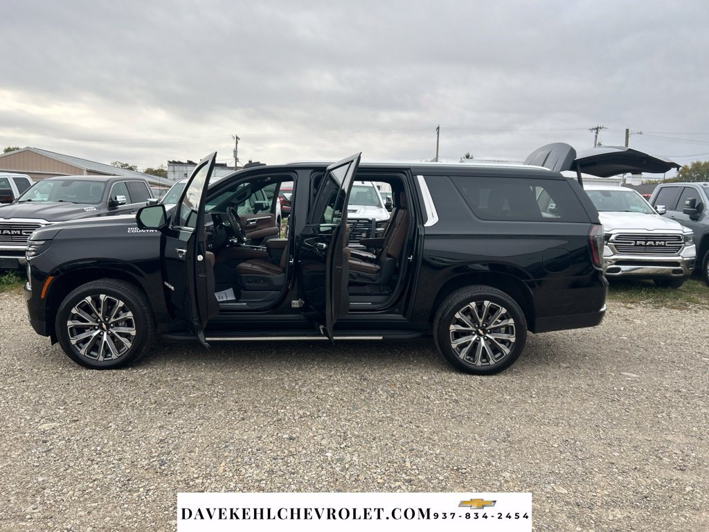 Used 2026 Chevrolet Suburban High Country w/ Sun And Tow Package AWD/4WD image 25