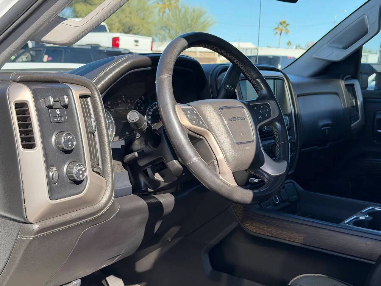 Used 2019 GMC Sierra 2500 Denali w/ Duramax Plus Package AWD/4WD image 17