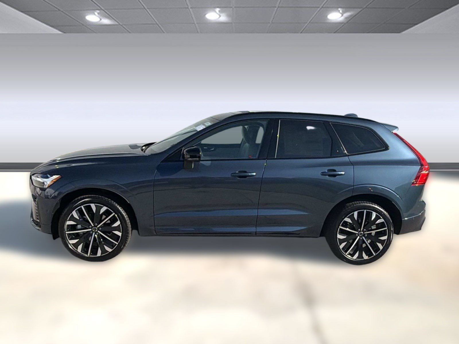 New 2026 Volvo XC60 B5 Ultra w/ Protection Package Premier AWD/4WD image 2