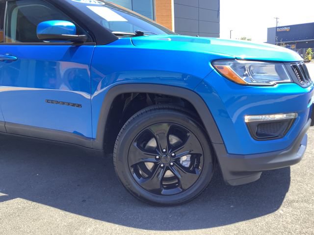 Used 2021 Jeep Compass Latitude w/ Sun and Sound Group AWD/4WD image 3