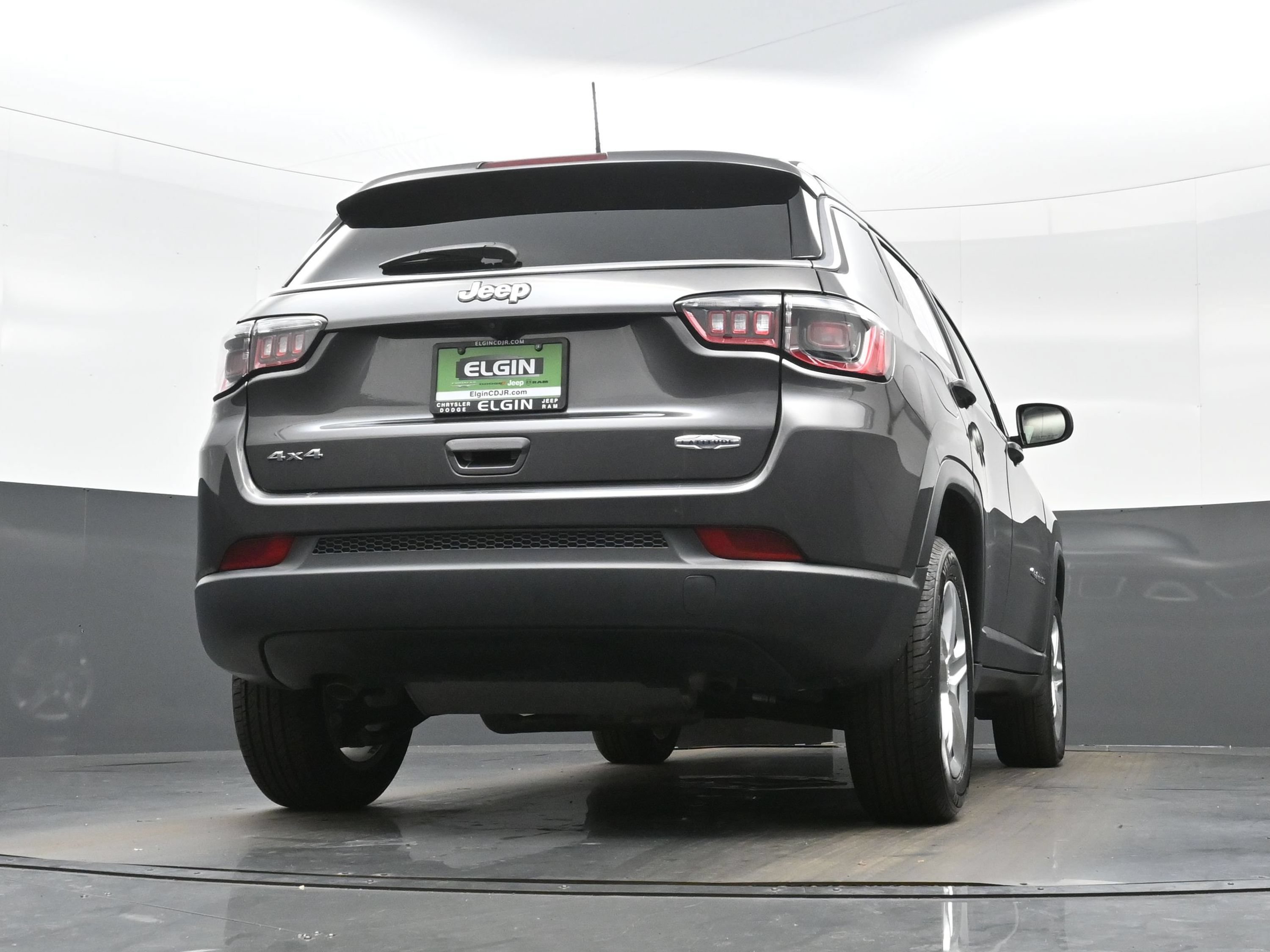 Used 2023 Jeep Compass Latitude w/ Convenience Group AWD/4WD image 32