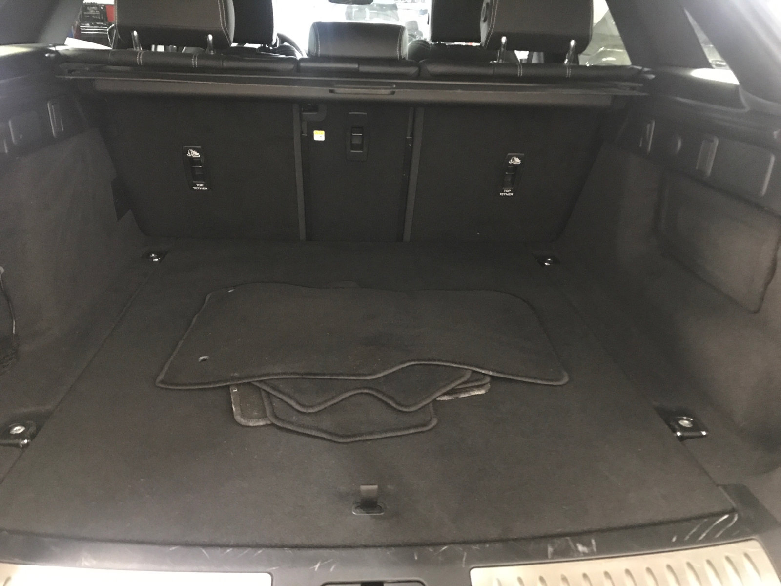 Used 2023 Land Rover Range Rover Velar S image 25