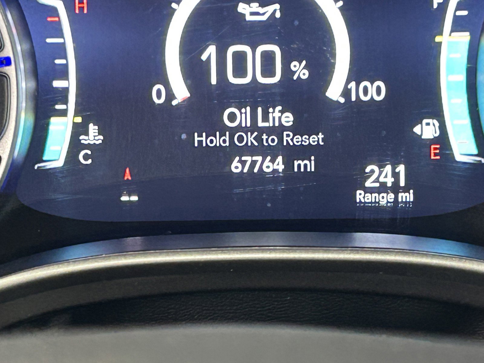 Used 2023 Chrysler Pacifica Touring-L image 28