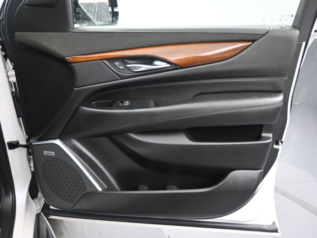 Used 2018 Cadillac Escalade Luxury image 52