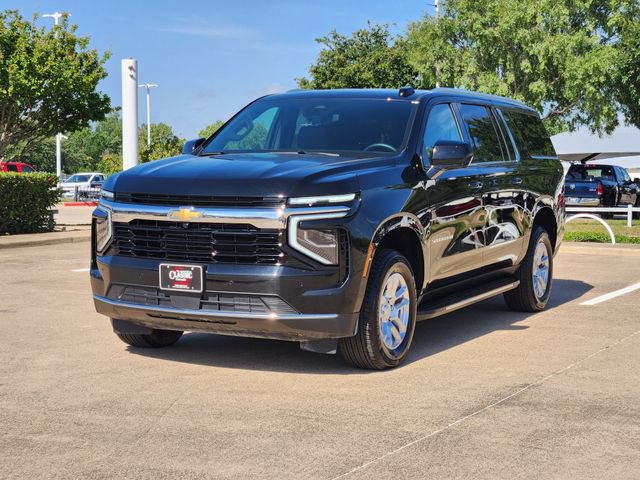 Used 2025 Chevrolet Suburban LS RWD image 10