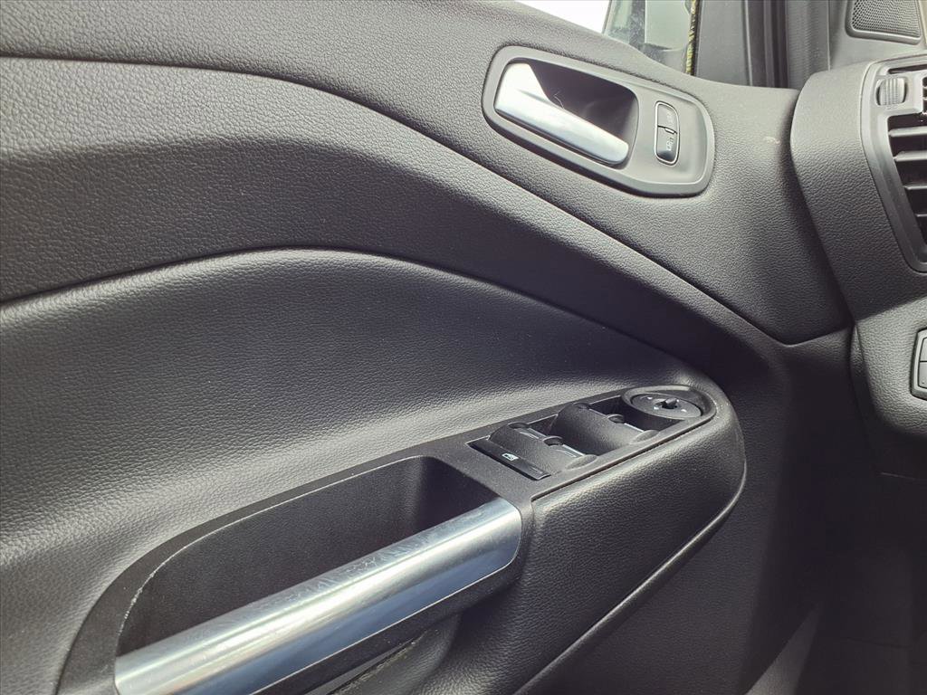 Used 2017 Ford Escape SE w/ Equipment Group 201A image 19