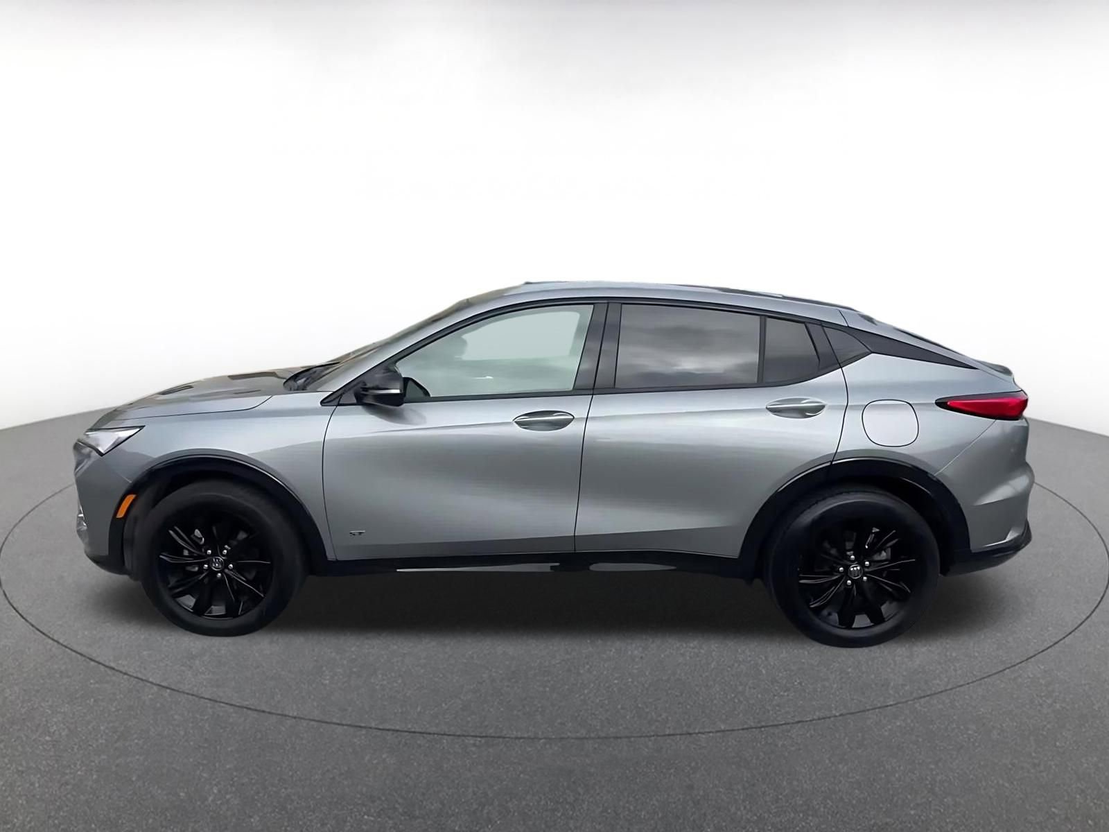 Used 2025 Buick Envista Sport Touring image 9