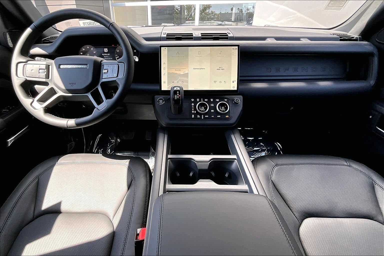 New 2026 Land Rover Defender 110 X-Dynamic SE AWD/4WD image 5
