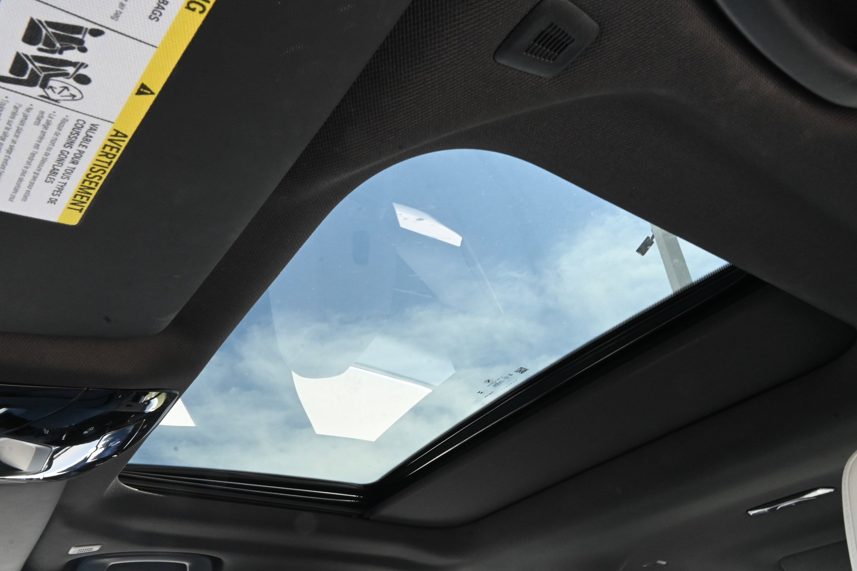 Certified 2024 BMW 530i w/ Convenience Package image 25