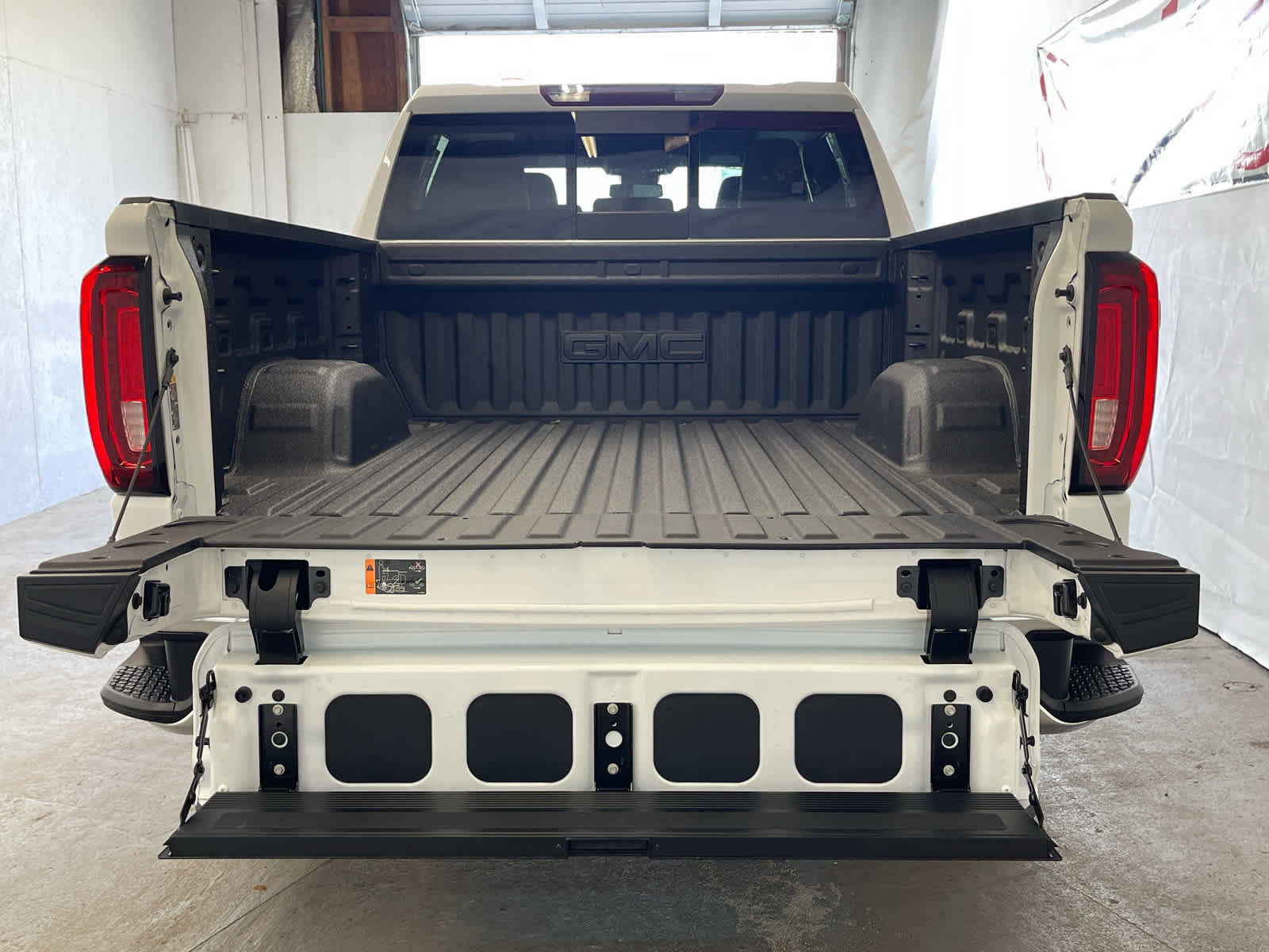 New 2026 GMC Sierra 1500 SLT w/ SLT Premium Plus Package image 7