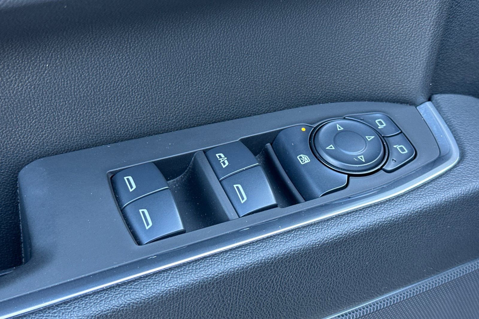 Used 2025 GMC Sierra 1500 Elevation image 11