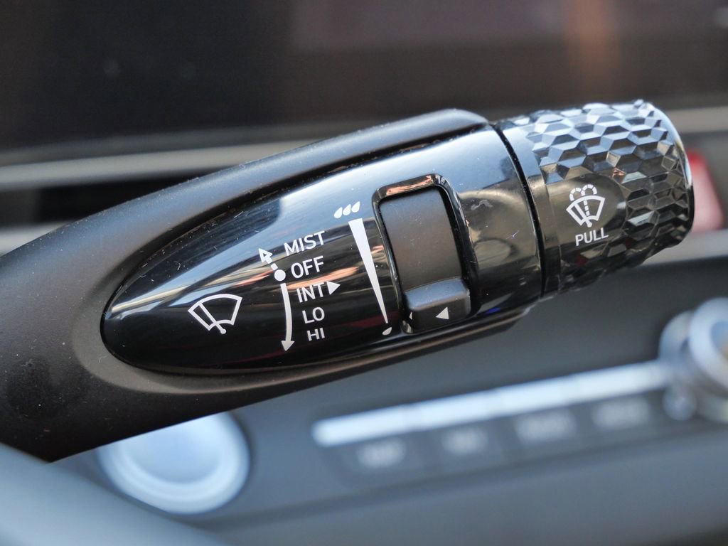 Used 2024 Hyundai Elantra SEL image 43