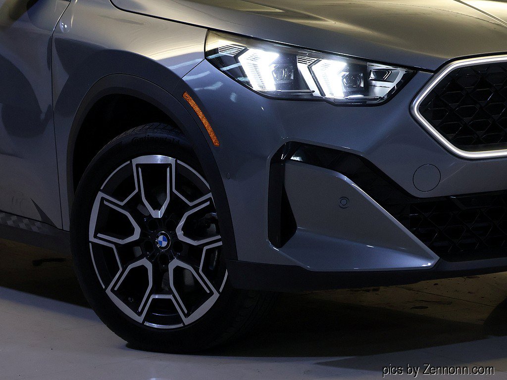 Certified 2024 BMW X2 xDrive28i w/ Premium Package AWD/4WD image 3