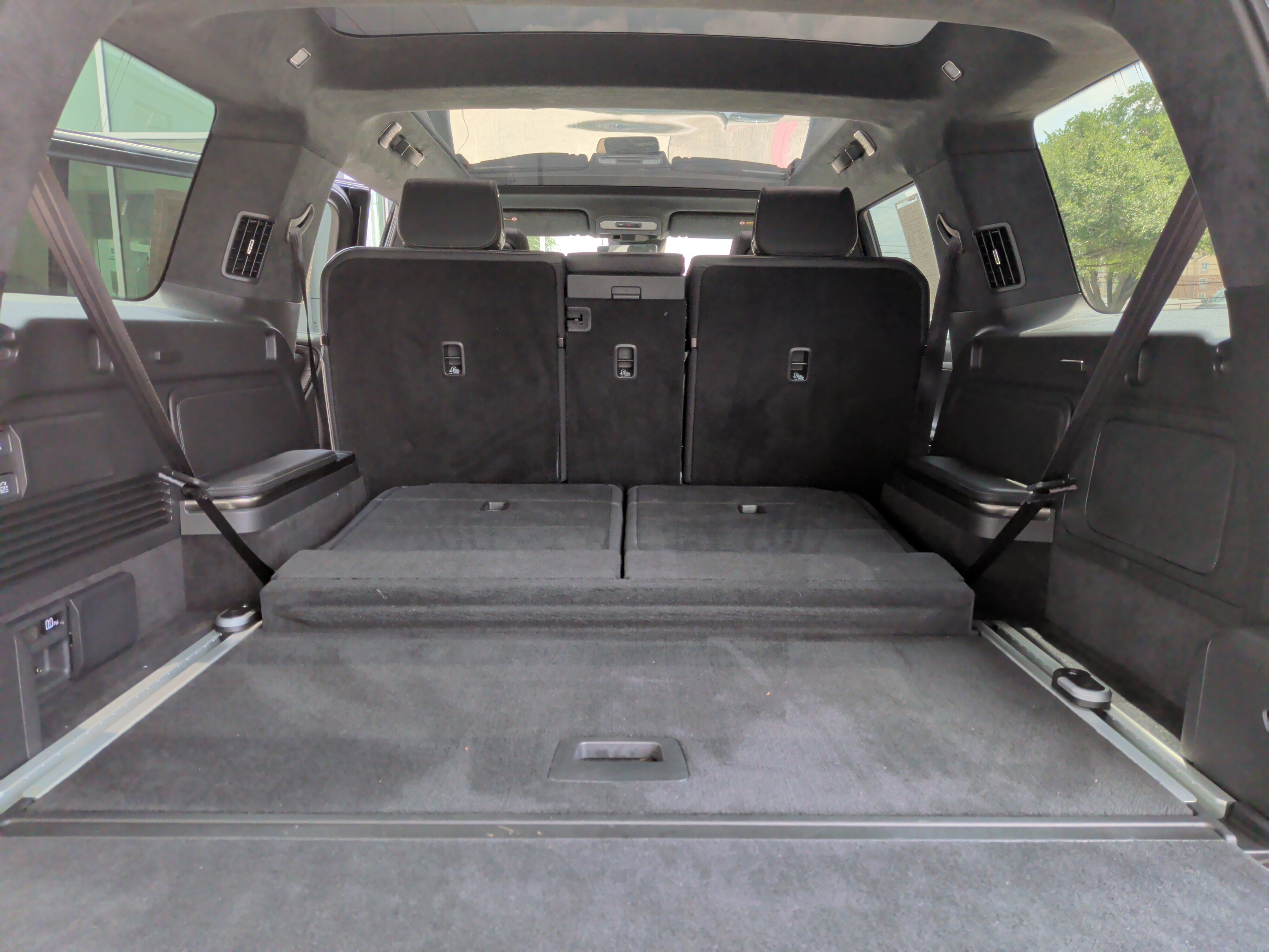 Used 2023 Rivian R1S Adventure AWD/4WD image 34