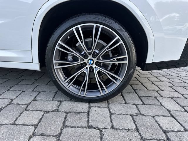 Used 2022 BMW X4 xDrive30i w/ M Sport Package AWD/4WD image 11