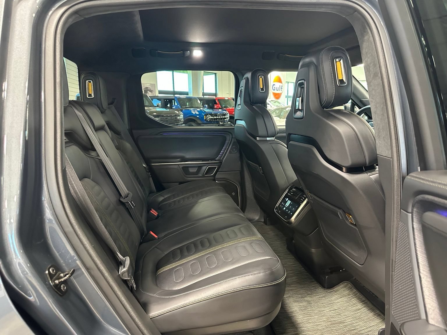 Used 2023 Rivian R1T Adventure AWD/4WD image 43