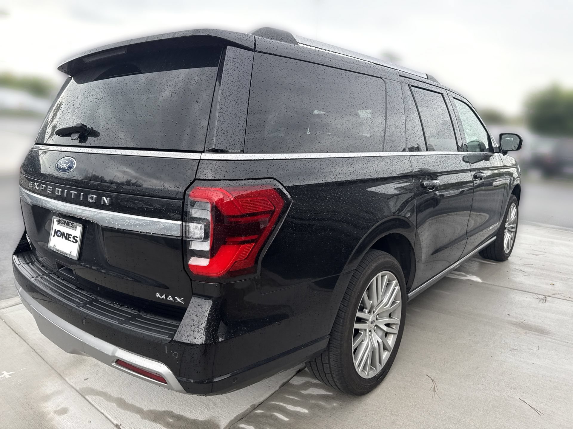 Certified 2024 Ford Expedition Max Platinum AWD/4WD image 4