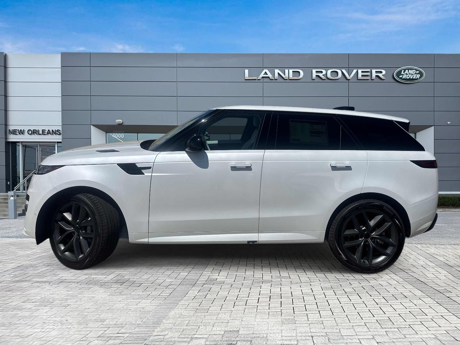 New 2026 Land Rover Range Rover Sport Dynamic SE AWD/4WD image 2