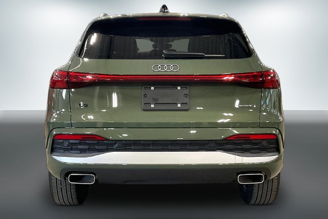 Certified 2025 Audi Q5 Premium w/ Convenience Package AWD/4WD image 4