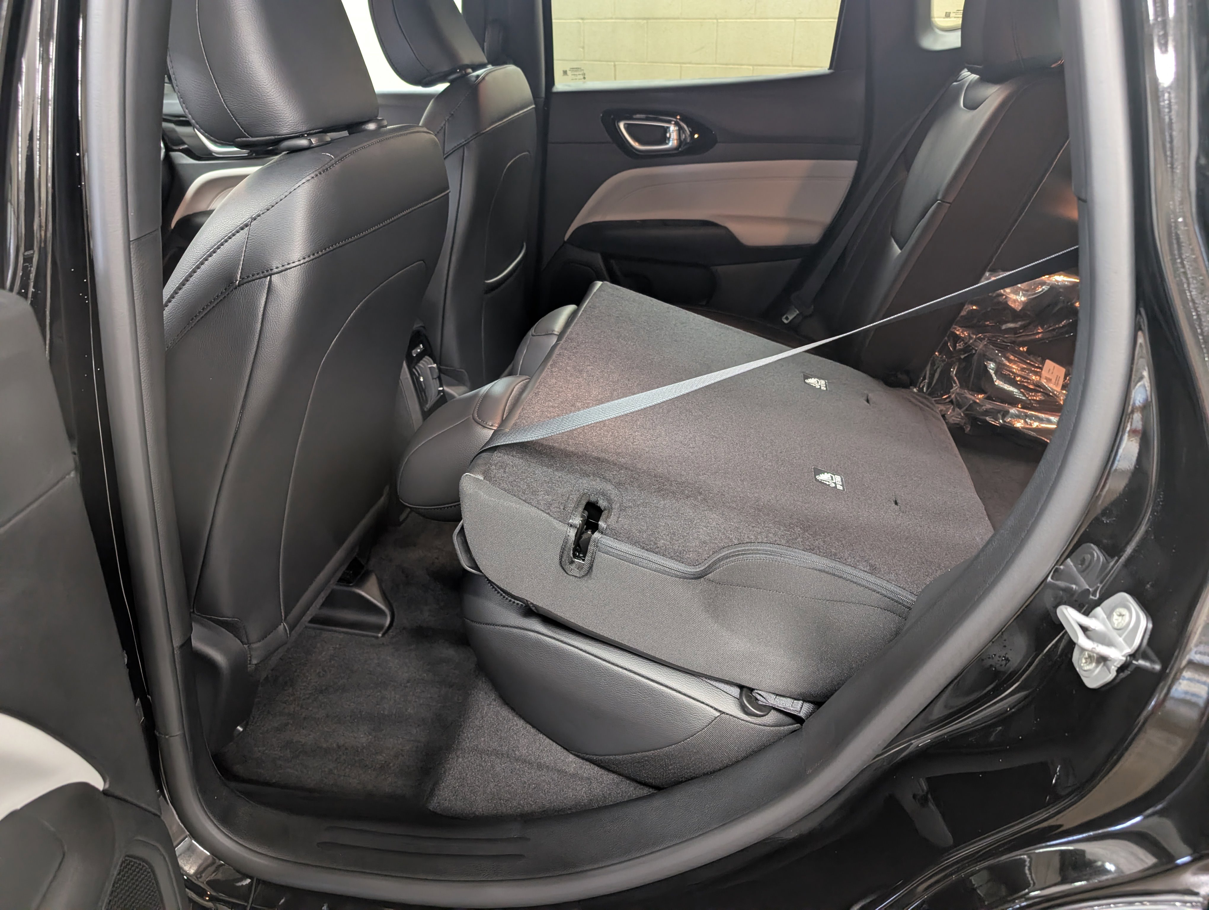 New 2026 Jeep Compass Limited image 9