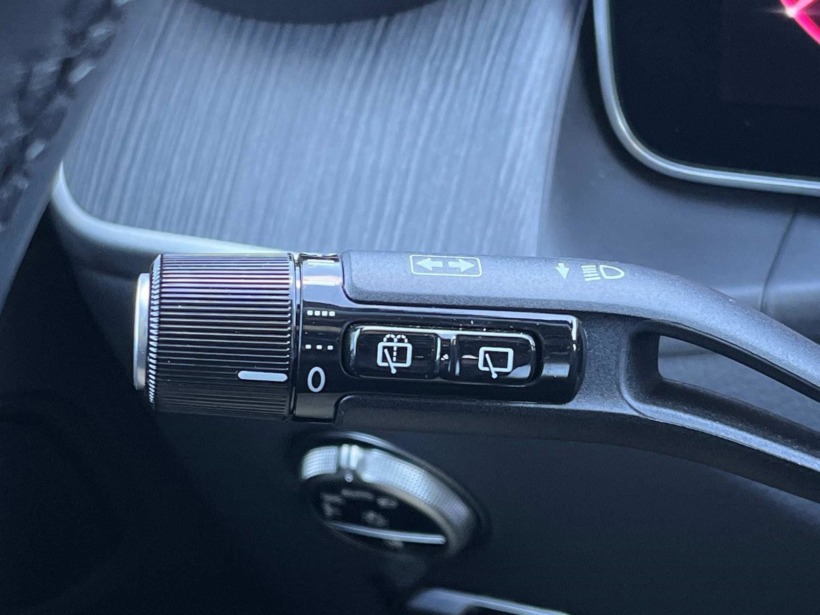 Certified 2025 Mercedes-Benz GLC 300 image 31