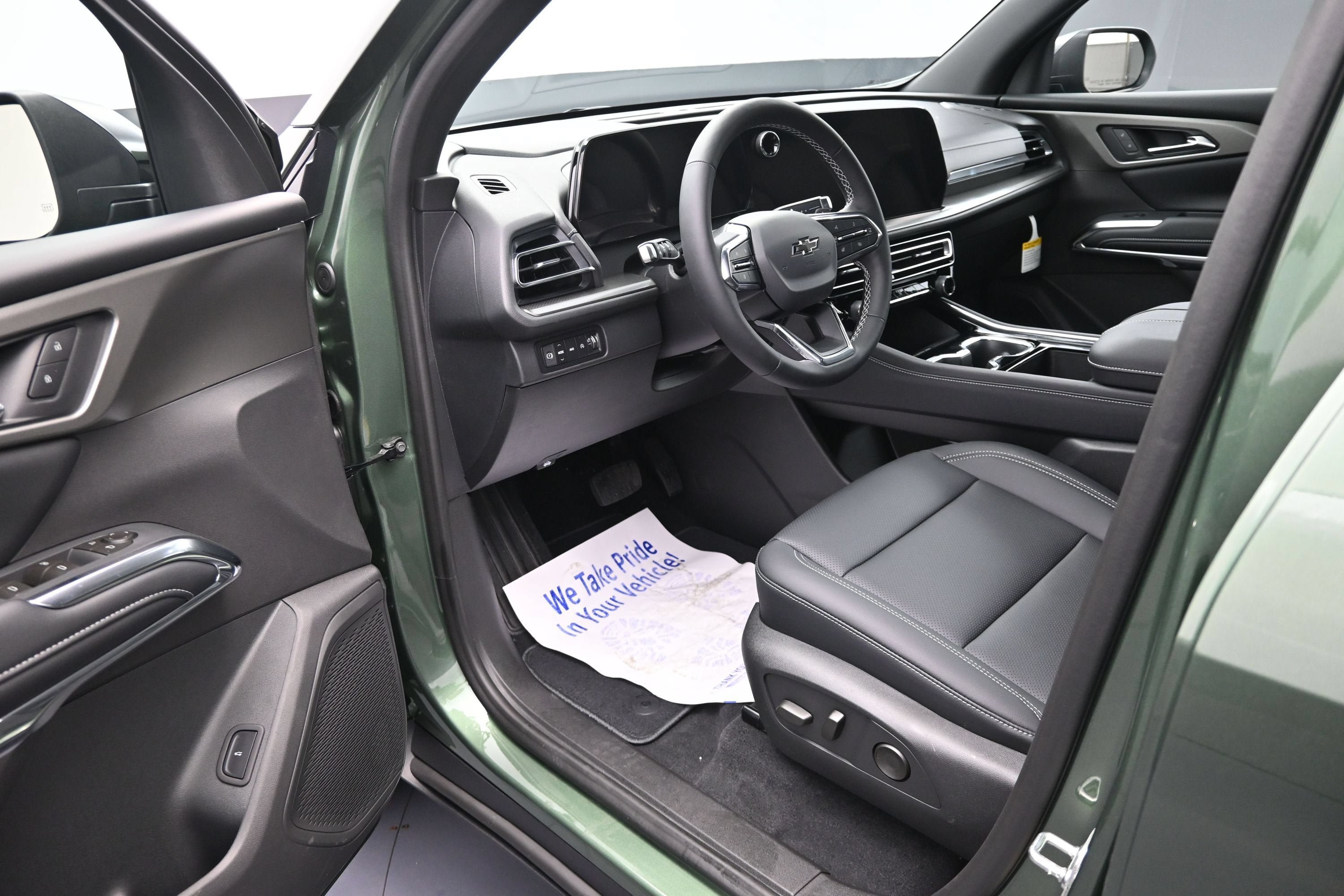 New 2027 Chevrolet Traverse LT w/ Midnight/Sport Edition AWD/4WD image 10