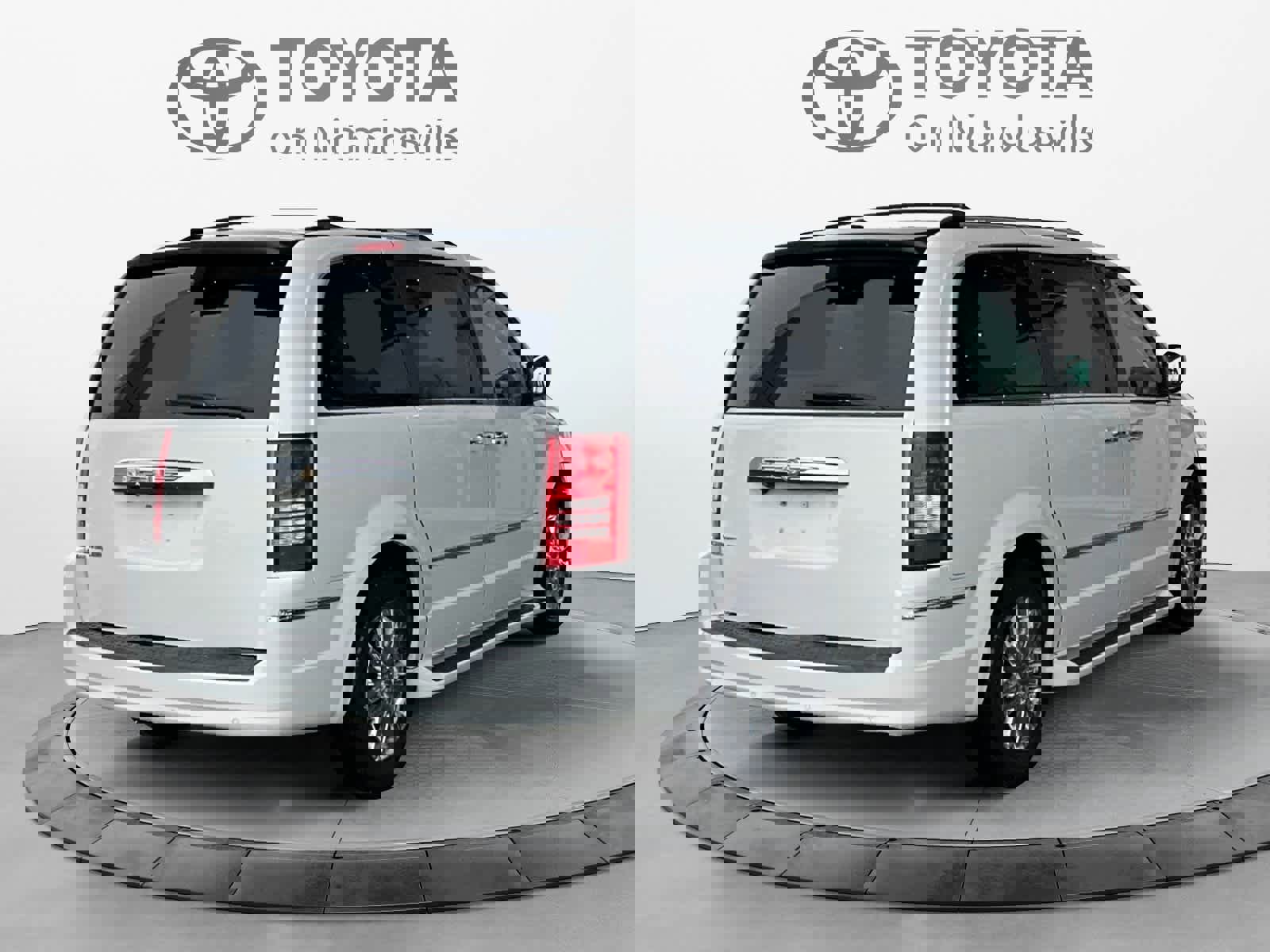 Used 2009 Chrysler Town & Country Limited w/ Entertainment Group #3 image 5