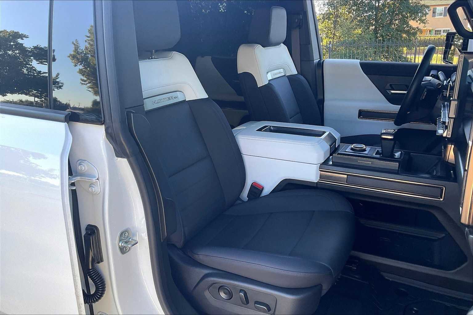 Used 2025 GMC Hummer EV 2X image 10