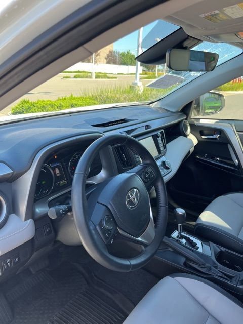 Used 2018 Toyota RAV4 Limited w/ Advanced Technology Package image 13