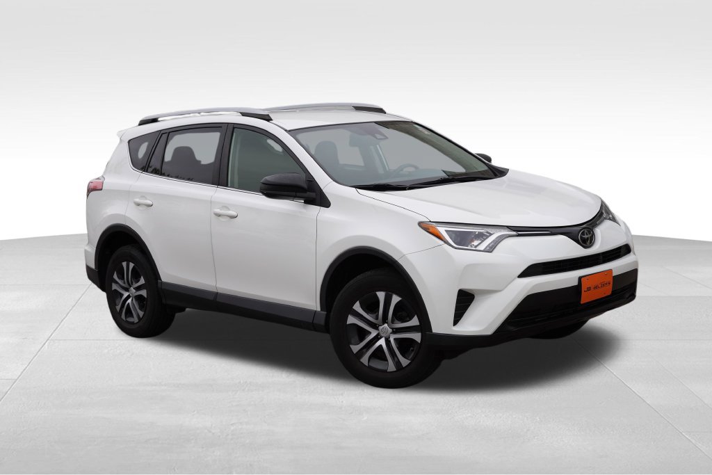 Used 2017 Toyota RAV4 LE AWD/4WD image 1