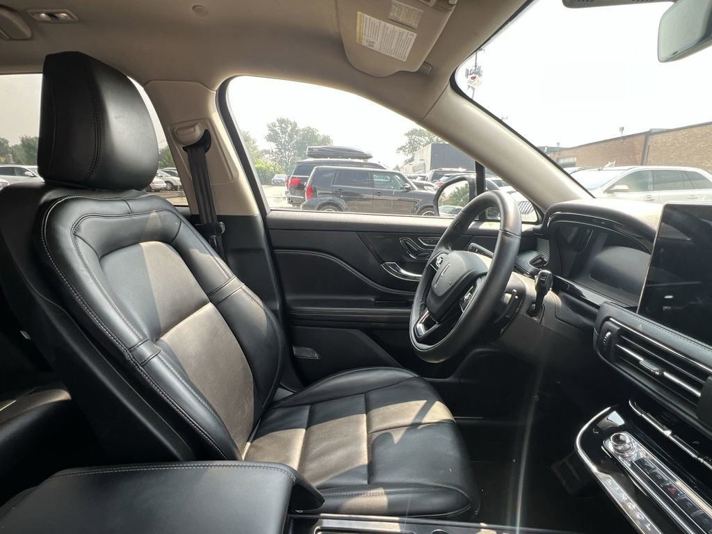Used 2023 Lincoln Corsair AWD w/ Equipment Group 101A image 15