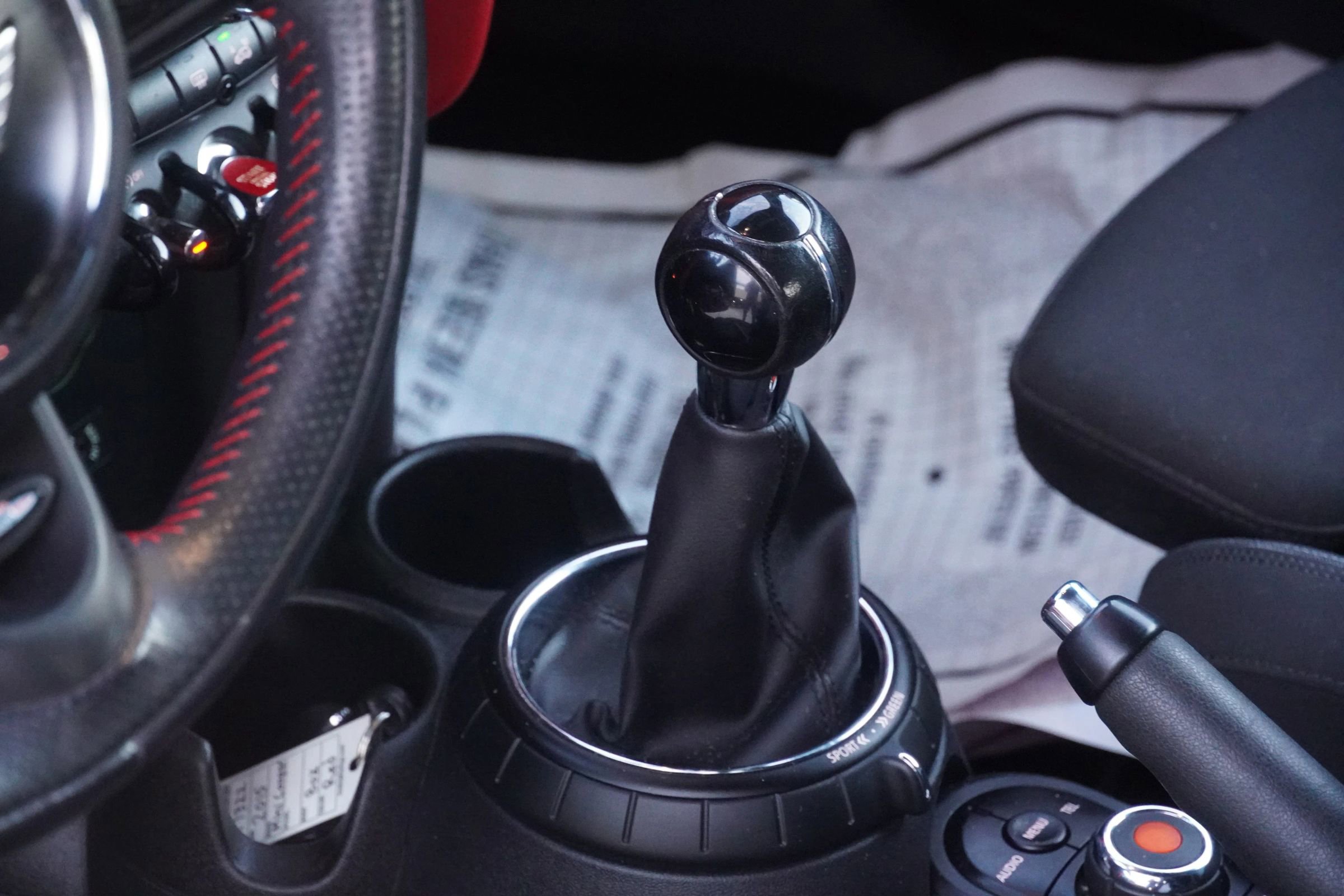 Used 2015 MINI Cooper 2-Door Hardtop image 30