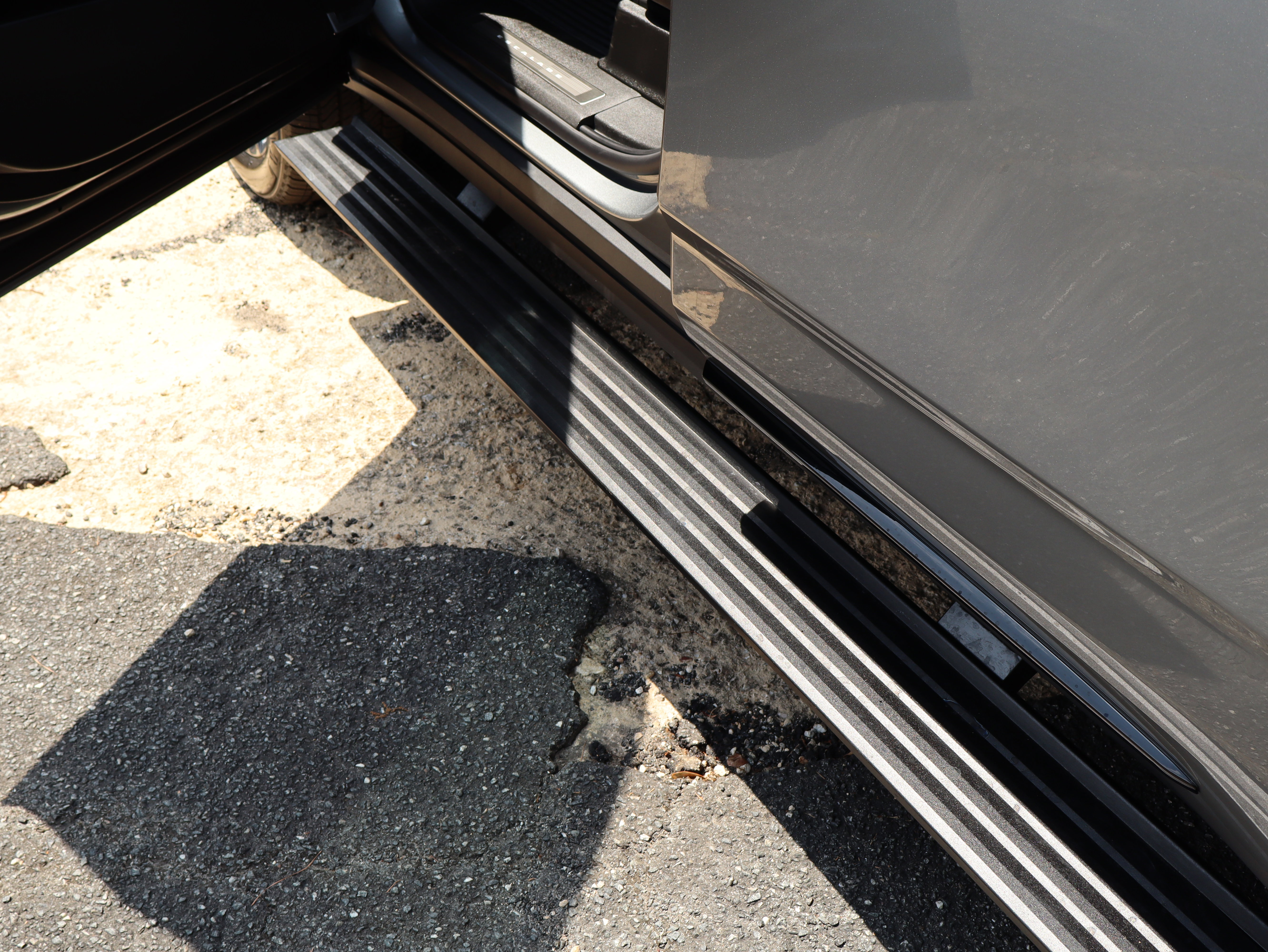 Certified 2026 Cadillac Escalade Platinum Sport w/ LPO, Floor Liner Package AWD/4WD image 17