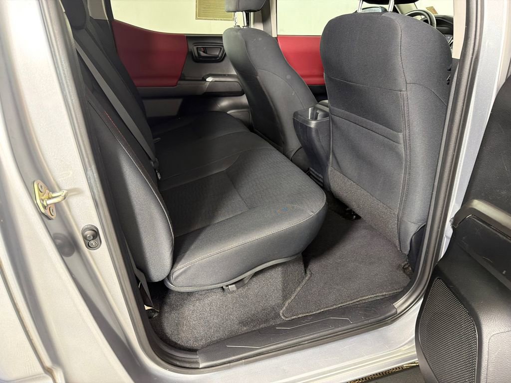Used 2019 Toyota Tacoma SR5 RWD image 15