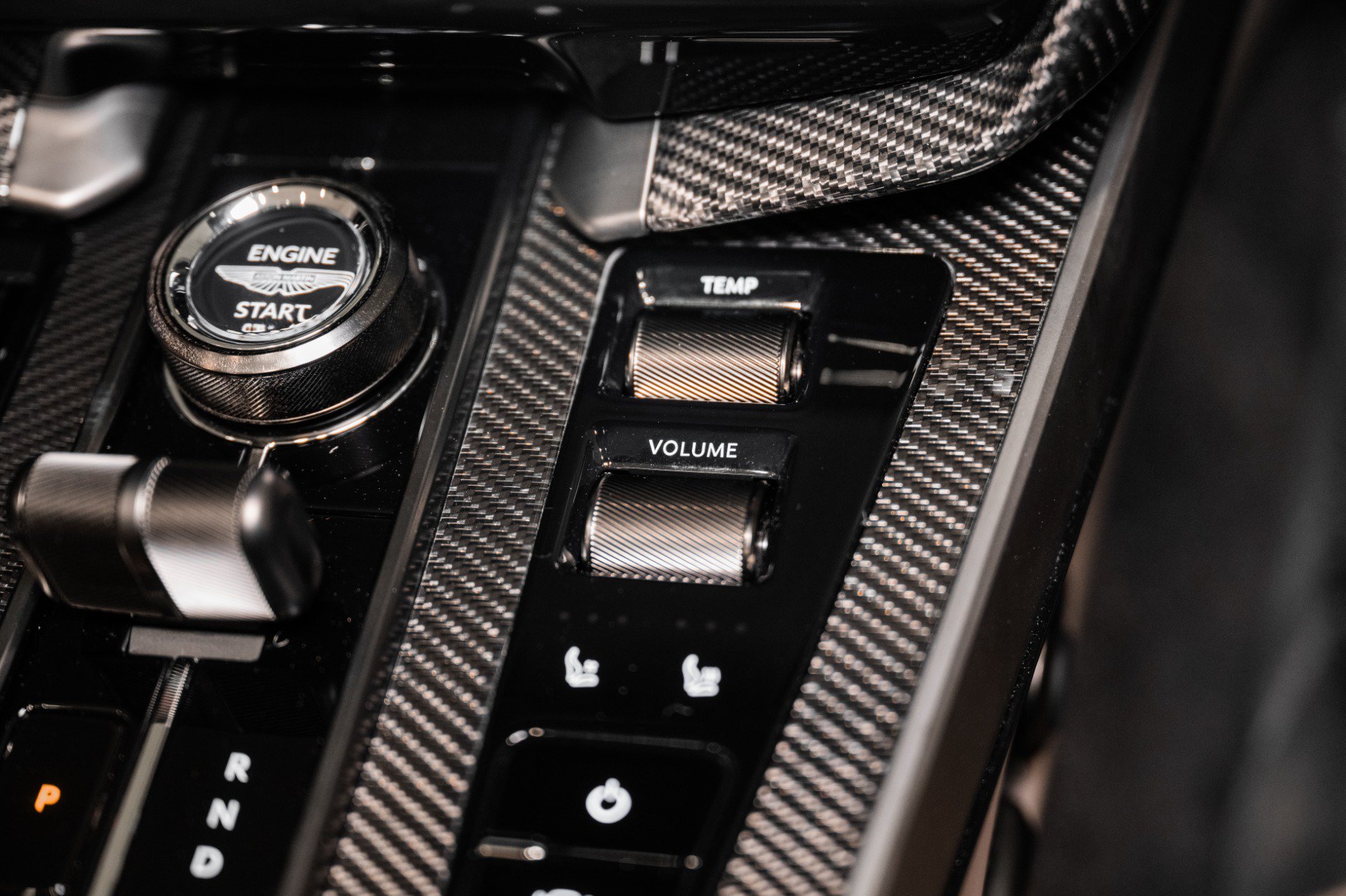 New 2026 Aston Martin Vanquish Convertible RWD image 33