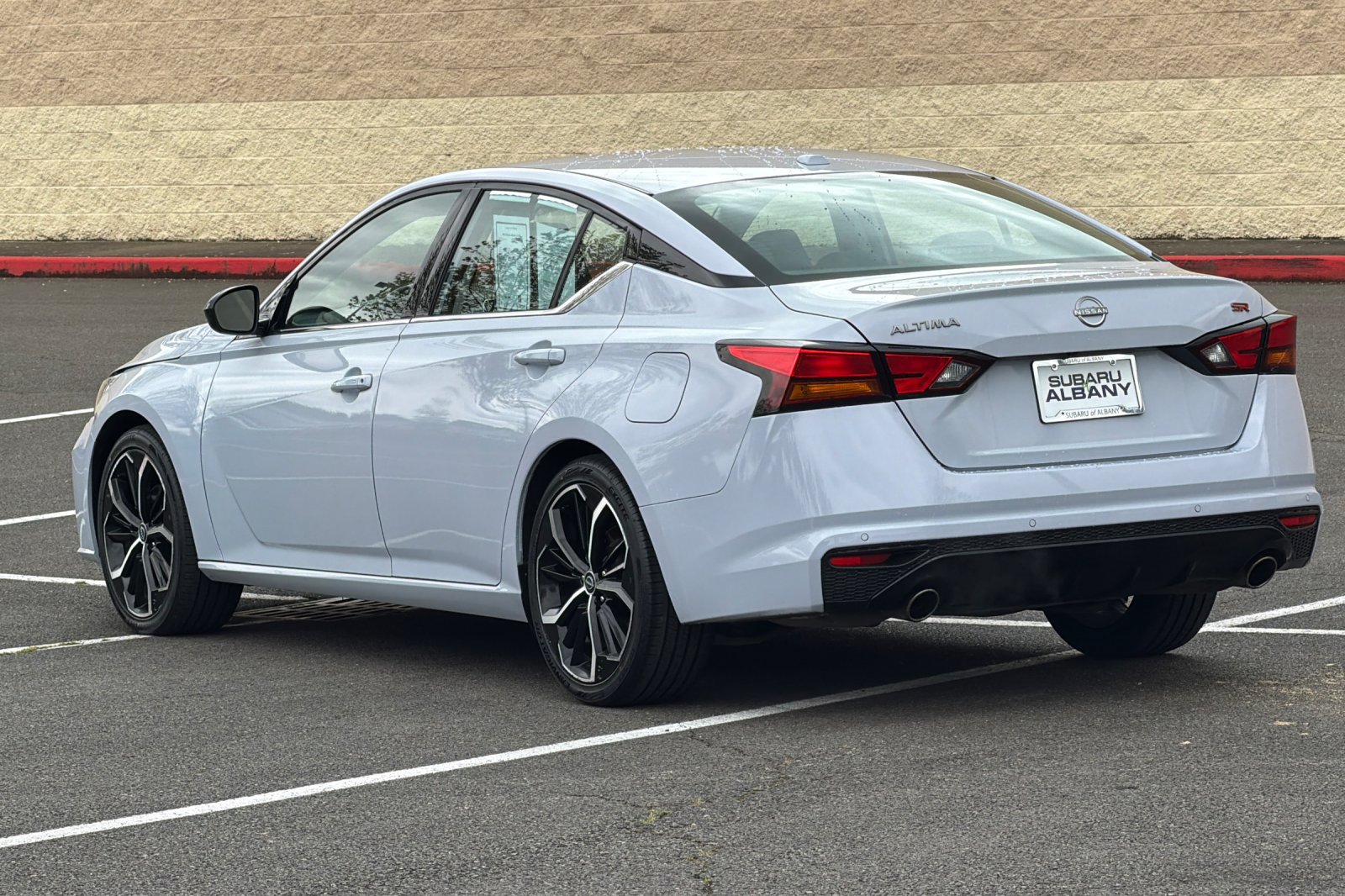 Used 2023 Nissan Altima 2.5 SR FWD image 6