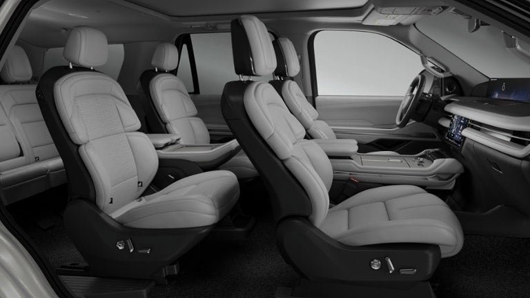 New 2026 Lincoln Navigator Reserve w/ Jet Appearance Package AWD/4WD image 5