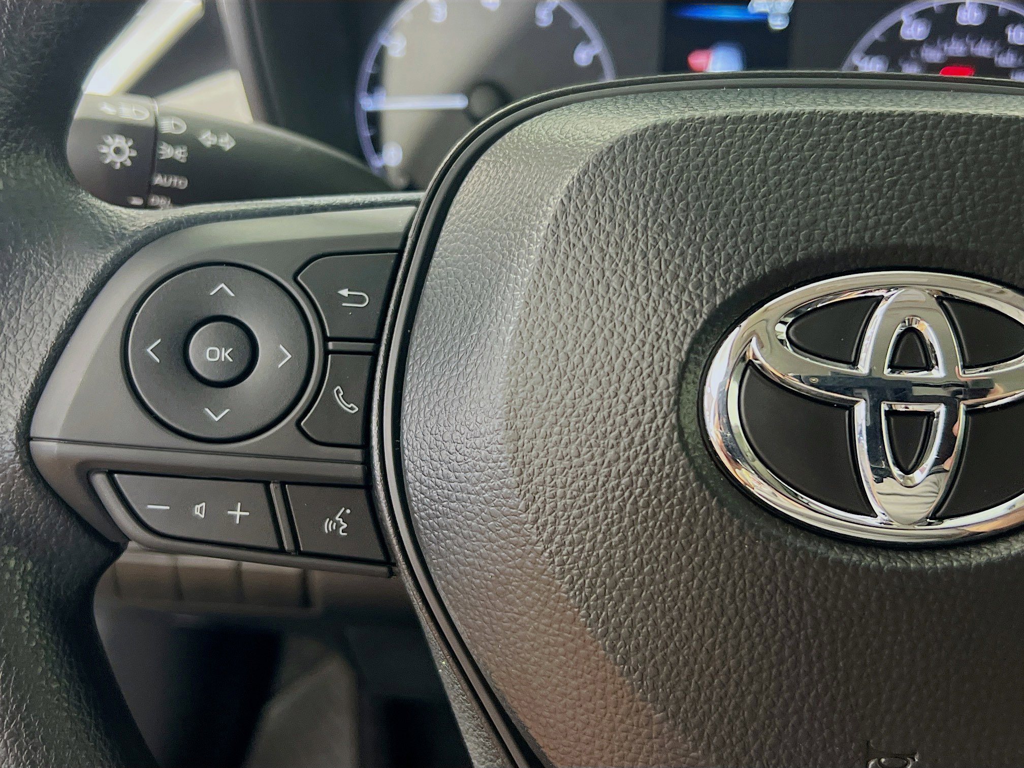 New 2025 Toyota Corolla LE image 18