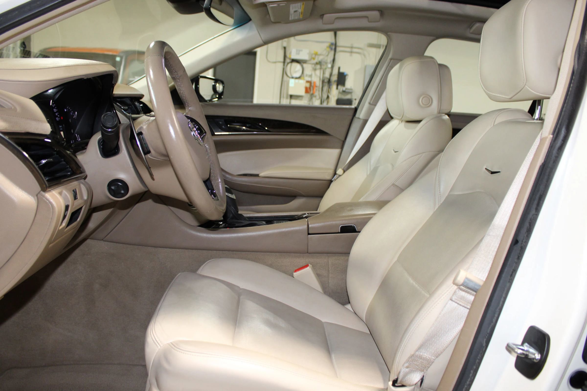 Used 2014 Cadillac CTS Luxury RWD image 21