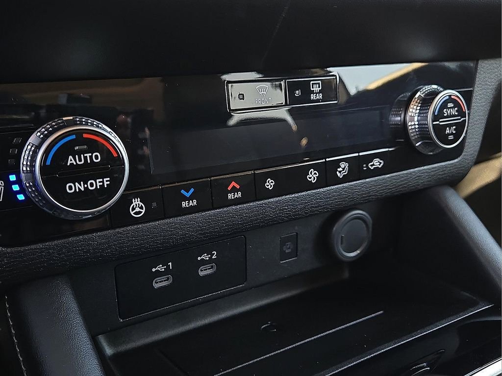 Used 2025 Mitsubishi Outlander SEL image 18